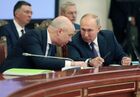 20 декабря 2019. Президент РФ Владимир Путин и первый заместитель председателя правительства РФ – министр финансов РФ Антон Силуанов (слева) во время заседания Высшего евразийского экономического совета (ВЕЭС) в расширенном составе. Место: Россия, Санкт-Петербург. Автор: Михаил Климентьев/РИА Новости. Рабочая поездка президента РФ В. Путина в Санкт-Петербург
