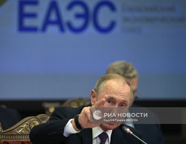 Рабочая поездка президента РФ В. Путина в Санкт-Петербург