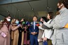 Бывший президент Грузии и экс-губернатор Одесской области Михаил Саакашвили отвечает на вопросы журналистов перед началом встречи с депутатами фракции "Слуга народа" в Киеве. Михаил Саакашвили может занять пост вице-премьера Украины по вопросам реформ. Место: Украина, Киев. Автор: Стрингер/РИА Новости. М. Саакашвили может стать вице-премьером Украины по вопросам реформ