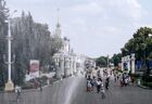 Отдыхающие на территории парка ВДНХ в Москве. По прогнозам синоптиков, в первой половине недели в Москве ожидается жара, с температурой выше климатической нормы, до +29...+32 градусов. Место: Россия, Москва. Автор: Григорий Сысоев/РИА Новости. Жаркая погода в Москве