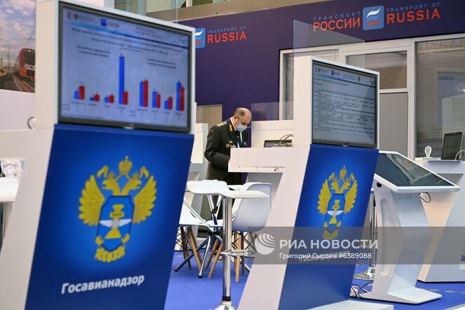 На XIV Международном форуме "Транспорт России" в Гостином дворе в Москве. Место: Россия, Москва. Автор: Григорий Сысоев/РИА Новости. Международный форум "Транспорт России"
