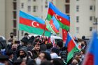 Люди на улице в Баку празднуют возвращение Лачинского района. Лачинский район со вторника официально перешел под контроль Азербайджана согласно договоренностям о прекращении огня в Нагорном Карабахе. Место: Азербайджан, Баку. Автор: Мурад Оруджев/Sputnik/РИА Новости. Празднования в Азербайджане по случаю возвращения Лачинского района