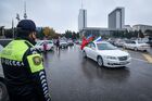 Празднования на улице в Баку возвращение Лачинского района. Лачинский район со вторника официально перешел под контроль Азербайджана согласно договоренностям о прекращении огня в Нагорном Карабахе. Место: Азербайджан, Баку. Автор: Мурад Оруджев/Sputnik/РИА Новости. Празднования в Азербайджане по случаю возвращения Лачинского района