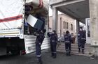 Сотрудники МЧС России во время работ по восстановлению роддома в Степанакерте. Скриншот видео, предоставленного МЧС РФ. Изображение является раздаточным материалом, предоставлено третьей стороной. Только редакционное использование. Запрет на архивирование, коммерческое использование, рекламную кампанию. Место: Нагорный Карабах, Степанакерт. Гуманитарная помощь доставлена из России в Нагорный Карабах
