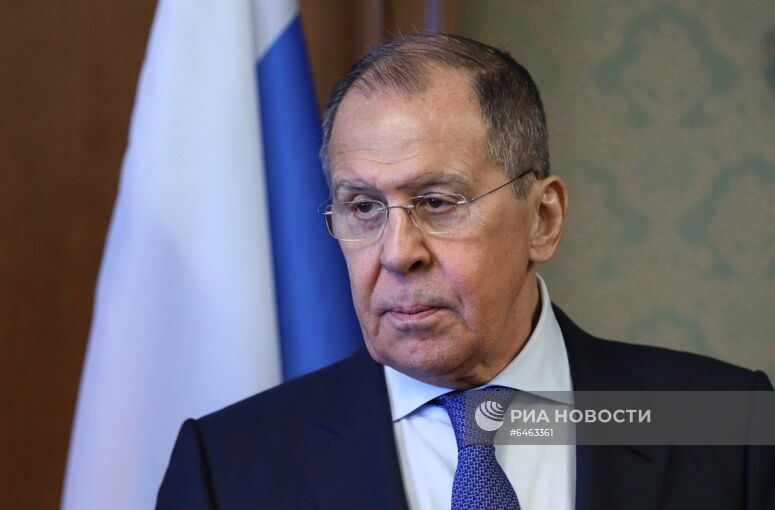 Министр иностранных дел РФ Сергей Лавров на пресс-конференции по итогам встречи с министром иностранных дел, региональной интеграции и по делам тоголезцев за рубежом Тоголезской Республики Робером Дюссэ в Санкт-Петербурге. Изображение является раздаточным материалом, предоставлено третьей стороной. Только редакционное использование. Запрет на архивирование, коммерческое использование, рекламную кампанию. : Россия, Санкт-Петербург. Встреча глав МИД РФ и Того С. Лаврова и Р. Дюссэ