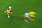Игровой момент в матче 24-го тура чемпионата России по футболу среди клубов Премьер-лиги между командами "Ростов" (Ростов-на-Дону) и "Спартак" (Москва). Место: Россия, Ростов-на-Дону. Автор: Виталий Тимкив/РИА Новости. ФОТО МЕСЯЦА