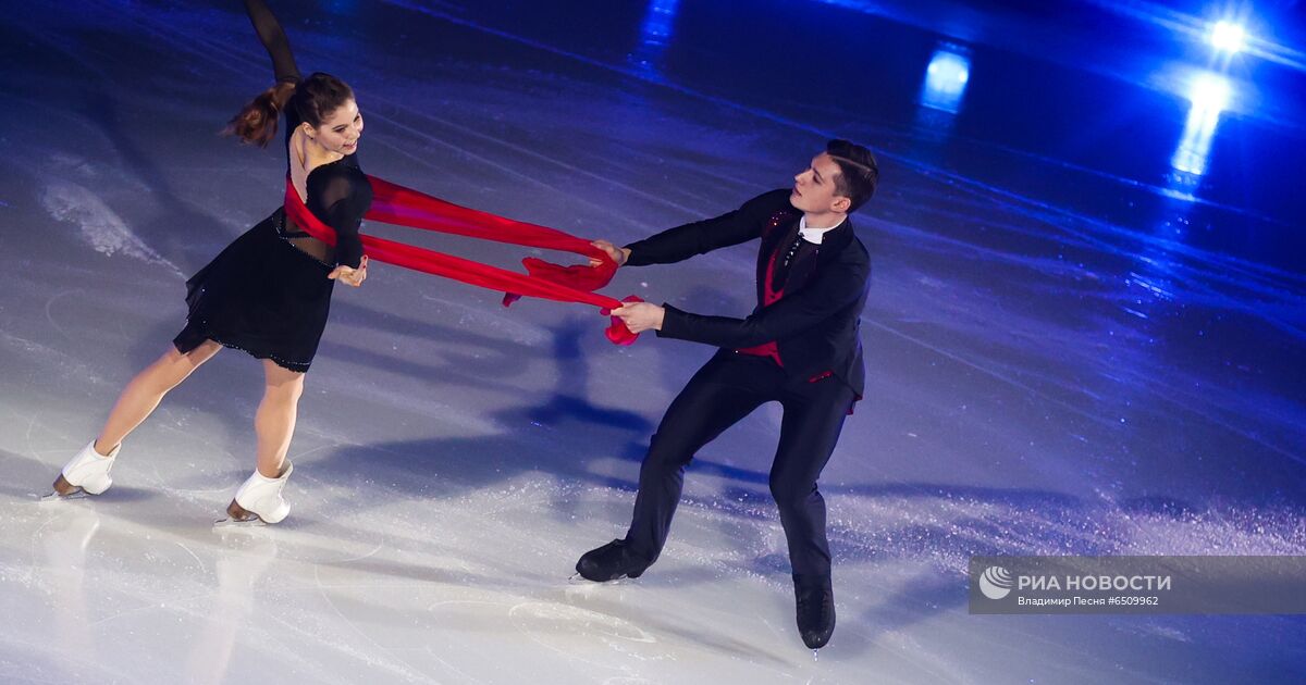 Шоу тим тутберидзе. Team Tutberidze. Чемпионы на льду. Тим Тутберидзе шоу. Шоу Team Tutberidze 2023. Нагорный дворец спорта шоу Тутберидзе.