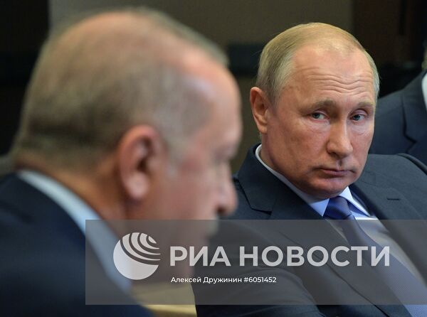 Президент РФ В. Путин встретился с президентом Турции Р. Т. Эрдоганом