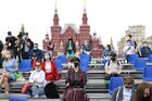 Посетители на ежегодном российском книжном фестивале на Красной площади. Книжный фестиваль "Красная площадь 2020" приурочен к Дню русского языка и дню рождения Александра Сергеевича Пушкина. Место: Россия, Москва. Автор: Екатерина Чеснокова/РИА Новости. Книжный фестиваль "Красная площадь". День первый