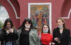 Посетители на ежегодном российском книжном фестивале на Красной площади. Книжный фестиваль "Красная площадь 2020" приурочен к Дню русского языка и дню рождения Александра Сергеевича Пушкина. Место: Россия, Москва. Автор: Кирилл Каллиников/РИА Новости. Книжный фестиваль "Красная площадь". День первый