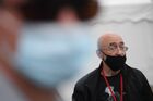 Карикатурист, писатель Андрей Бильжо на ежегодном российском книжном фестивале на Красной площади. Книжный фестиваль "Красная площадь 2020" приурочен к Дню русского языка и дню рождения Александра Сергеевича Пушкина. Место: Россия, Москва. Автор: Кирилл Каллиников/РИА Новости. Книжный фестиваль "Красная площадь". День первый