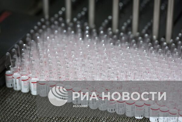 Производство вакцины от COVID-19 на фармацевтическом заводе "Биннофарм"