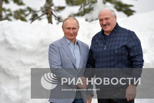 Президент РФ В. Путин встретился с президентом Белоруссии А. Лукашенко