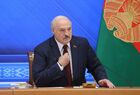 Президент Белоруссии Александр Лукашенко во время встречи с журналистами, представителями общественности, экспертного и медийного сообщества в формате открытого разговора во Дворце Независимости. Изображение является раздаточным материалом, предоставлено третьей стороной. Только редакционное использование. Запрет на архивирование, коммерческое использование, рекламную кампанию. Место: Белоруссия, Минск. П/к президента Белоруссии А. Лукашенко