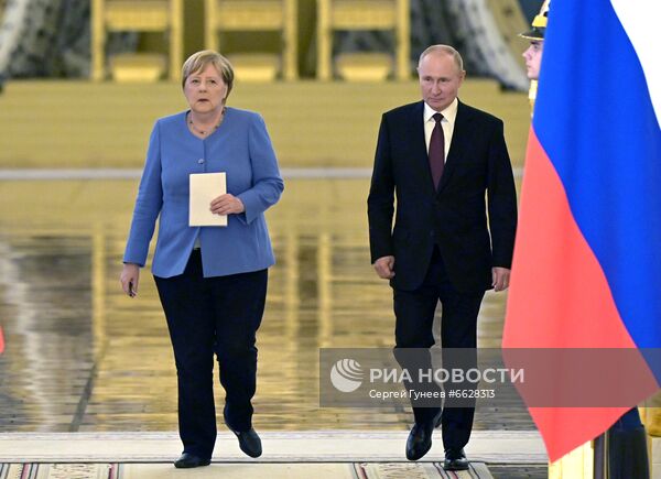 Встреча президента РФ В. Путина с канцлером Германии А. Меркель