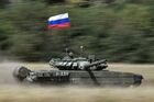 Танк Т-72 во время показательных выступлений в рамках Международного военно-технического форума "Армия-2021" в парке "Патриот" в Севастополе. Место: Россия, Севастополь. Автор: Константин Михальчевский/РИА Новости. Форум "Армия-2021" в регионах России