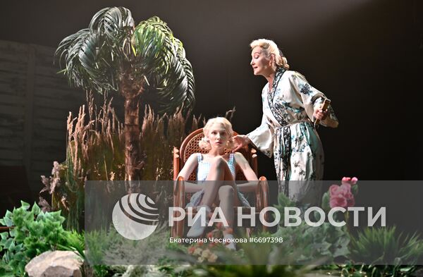 Спектакль "Лолита" в театре "У Никитских ворот"