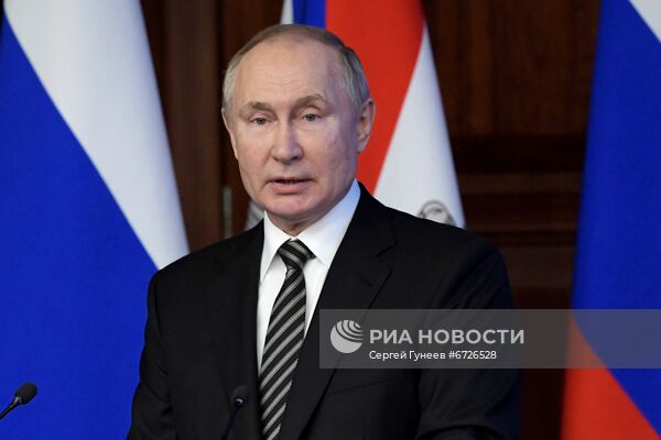 Президент РФ В. Путин провел расширенное заседание коллегии Минобороны РФ