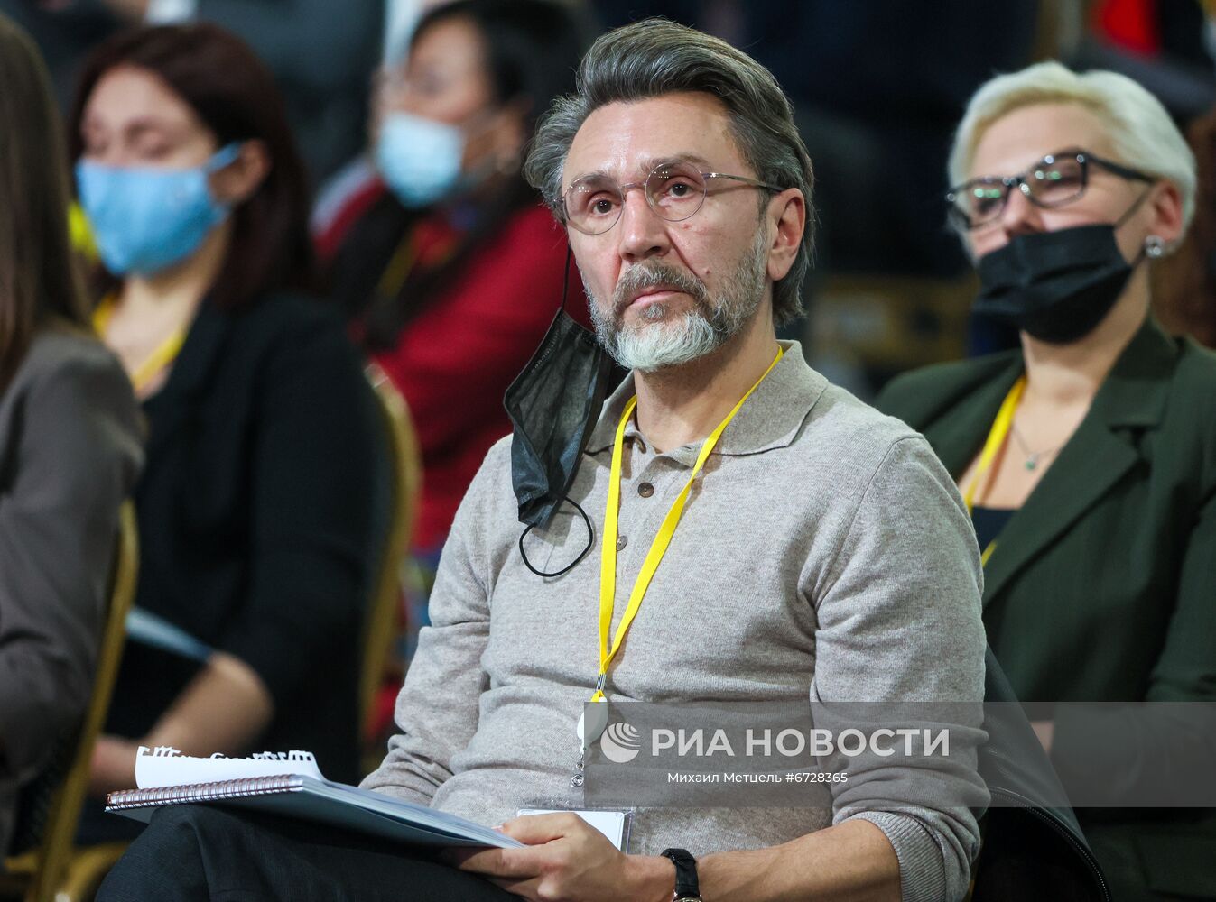 23 декабря 2021. Генеральный продюсер телеканала RTVI Сергей Шнуров во время большой ежегодной пресс-конференции президента РФ Владимира Путина в Центральном выставочном зале "Манеж". Место: Россия, Москва. Автор: Михаил Метцель/РИА Новости. Ежегодная пресс-конференция президента России Владимира Путина