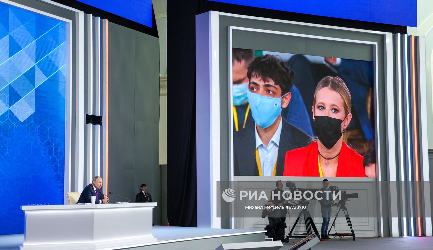 23 декабря 2021. Президент РФ Владимир Путин на большой ежегодной пресс-конференции в Центральном выставочном зале "Манеж". Место: Россия, Москва. Автор: Михаил Метцель/РИА Новости. Ежегодная пресс-конференция президента России Владимира Путина