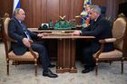 Президент РФ В. Путин встретился с министром обороны РФ С. Шойгу