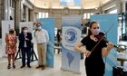 Церемония открытия выставки победителей Международного конкурса фотожурналистики имени Андрея Стенина на железнодорожной станции "Ретиро" в Буэнос-Айресе. Конкурс имени Андрея Стенина проводится ежегодно с целью поддержать молодых фоторепортеров и привлечь общественное внимание к задачам современной фотожурналистики. Работы победителей выставляются во многих городах мира. В 2021 году конкурс собрал более 4500 работ из 70 стран. В 2022 году конкурс принимает работы до 28 февраля. Место: Аргентина, Буэнос-Айрес. Автор: Игнасио Амикони/РИА Новости. Открытие выставки победителей конкурса им. Андрея Стенина в Буэнос-Айресе