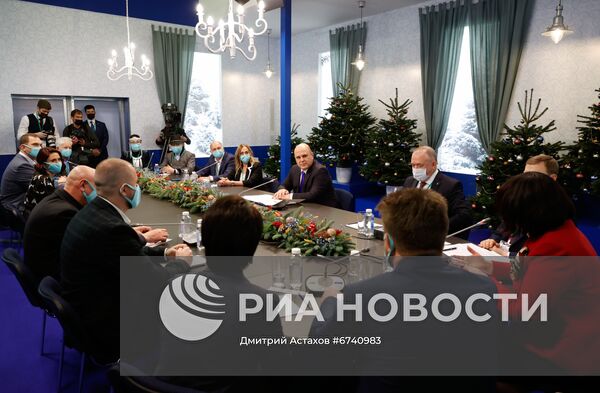 Премьер-министр РФ Михаил Мишустин посетил форум семейного бизнеса "Успешная семья - успешная Россия!"