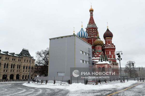 Началась реставрация памятника Минину и Пожарскому на Красной площади