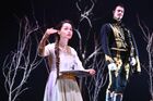 Актеры Валерия Куликова (Машенька) и Иван Выборнов (гусар Егор Курчаев) в сцене из спектакля "На всякого мудреца довольно простоты" в постановке режиссера Анатолия Шульева на основной сцене Московского академического театра Владимира Маяковского. Место: Россия, Москва. Автор: Екатерина Чеснокова/РИА Новости. Спектакль "На всякого мудреца довольно простоты" в театре Маяковского