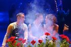Слева направо: актеры Константин Юшкевич (Платонов), Леонид Тележинский (Войницев) и Мария Карпова (София) на предпремьерном пресс-показе спектакля "Платонов болит" по пьесе Антона Чехова в постановке режиссера Александра Молочникова на сцене театрально-концертного зала "Дворец на Яузе" в Москве. Место: Россия, Москва. Автор: Владимир Федоренко/РИА Новости. Спектакль "Платонов болит" в Театре на Бронной