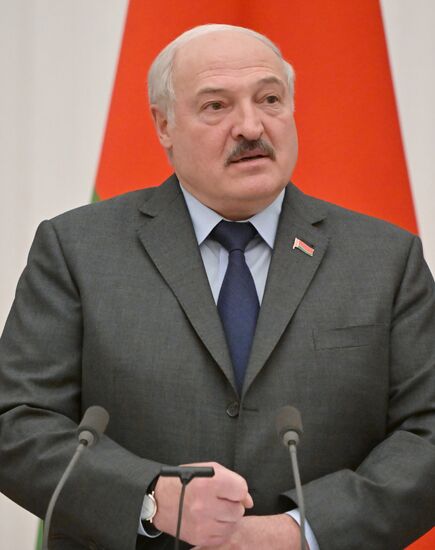 Президент РФ В. Путин провел переговоры с президентом Белоруссии А. Лукашенко