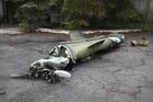 Часть ракеты "Точка-У", выпущенной по территории нефтебазы в Кировском районе Донецка. В ДНР заявили, что украинские войска за сутки выпустили по их территории 4 ракеты "Точка-У". Место: Донецкая народная республика, Донецк. Автор: Илья Питалев/РИА Новости. Остатки украинских ракет "Точка-У" на территории ДНР