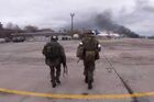 Российские десантники взяли под контроль аэродром в Гостомеле Российские десантники взяли под контроль аэродром в Гостомеле