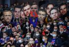 Болельщики ХК СКА во время матча финальной серии Западной конференции плей-офф Кубка Гагарина Континентальной хоккейной лиги сезона 2021/2022 между ХК СКА (Санкт-Петербург) и ПХК ЦСКА (Москва). Место: Россия, Санкт-Петербург. Автор: Александр Гальперин. Хоккей. КХЛ. Матч СКА - ЦСКА
