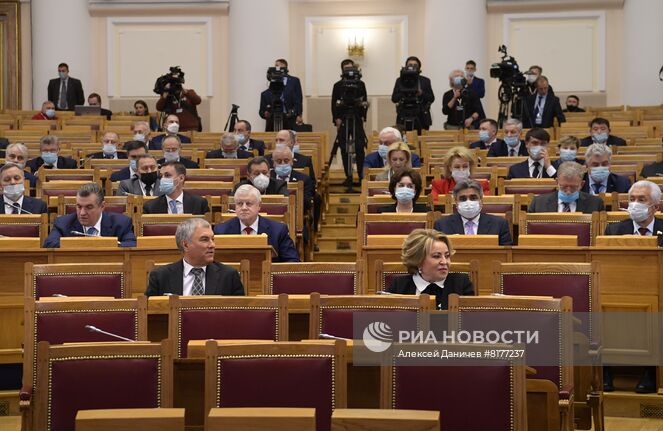 Встреча президента РФ В. Путина с членами Совета законодателей РФ