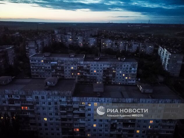 Свет в жилых домах в Мариуполе. Место: Донецкая народная республика, Мариуполь. Автор: Алексей Куденко/РИА Новости. Энергетики Мариуполя восстанавливают электроснабжение городских объектов