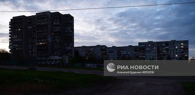 Свет в жилых домах в Мариуполе. Место: Донецкая народная республика, Мариуполь. Автор: Алексей Куденко/РИА Новости. Энергетики Мариуполя восстанавливают электроснабжение городских объектов