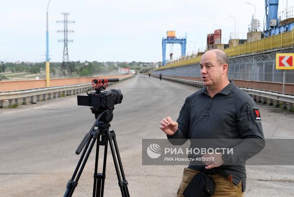 Иностранные журналисты за работой в Херсонской области