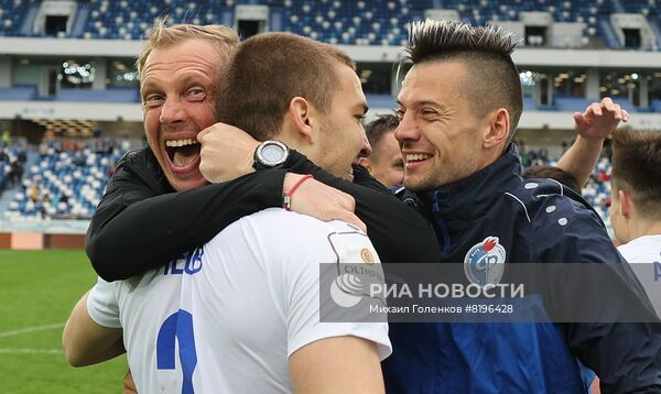 Футбол. ФНЛ. Матч "Балтика" - "Факел"