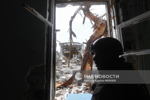 Разминирование территории комбината "Азовсталь" в Мариуполе