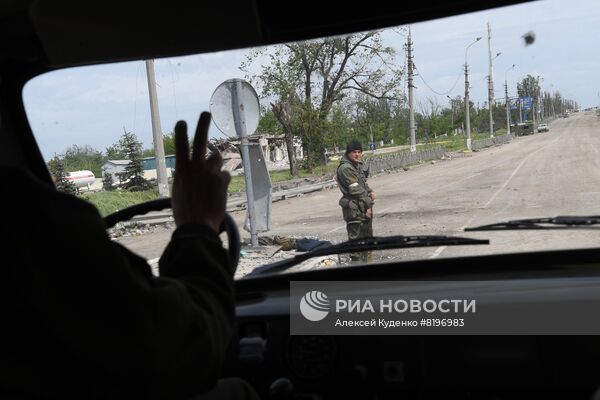 Разминирование территории комбината "Азовсталь" в Мариуполе