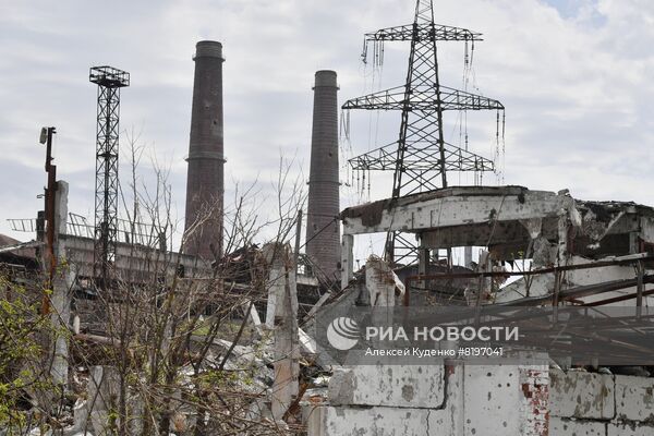 Разминирование территории комбината "Азовсталь" в Мариуполе