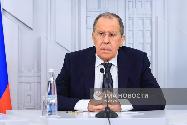 Пресс-конференция главы МИД РФ С. Лаврова
