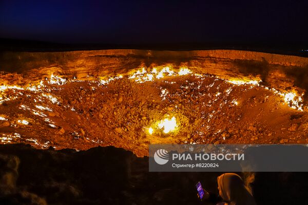 Газовый кратер "Сияние Каракумов"