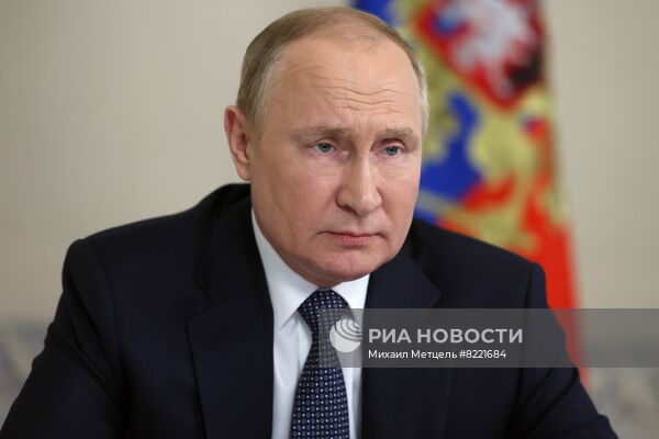 Президент РФ В. Путин обратился с приветствием к участникам Делового форума БРИКС
