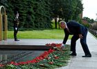 Руководитель фракции КПРФ Геннадий Зюганов на церемонии возложения цветов к Могиле Неизвестного Солдата в Александровском саду в Москве в День памяти и скорби. Место: Россия, Москва. Автор: Евгений Одиноков/РИА Новости. Возложение цветов к Могиле Неизвестного Солдата у Кремлевской стены