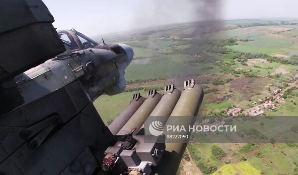 Работа экипажей ударных вертолетов Ка-52 по уничтожению опорных пунктов ВСУ