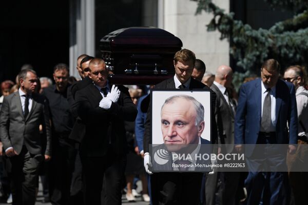Прощание с экс-госсекретарем РСФСР Г. Бурбулисом в Москве
