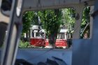 Поврежденные трамваи возле трамвайного депо в Мариуполе. Место: Донецкая народная республика, Мариуполь. Автор: Павел Лисицын. Мирная жизнь в Мариуполе