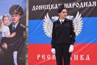 Выпускница академии МВД ДНР во время торжественной церемонии вручения дипломов в Мариуполе. Место: Донецкая народная республика, Мариуполь. Автор: Сергей Батурин/РИА Новости. Выпуск молодых офицеров академии МВД ДНР